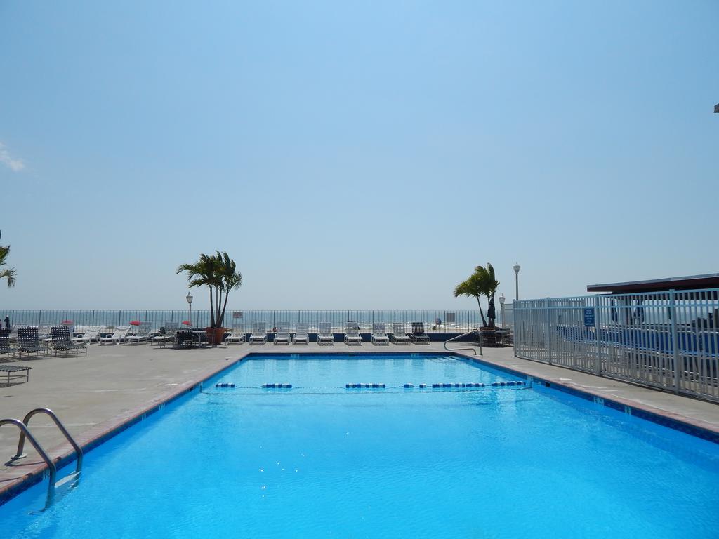 Flagship Oceanfront Hotel โอเชียนซิตี้ ภายนอก รูปภาพ